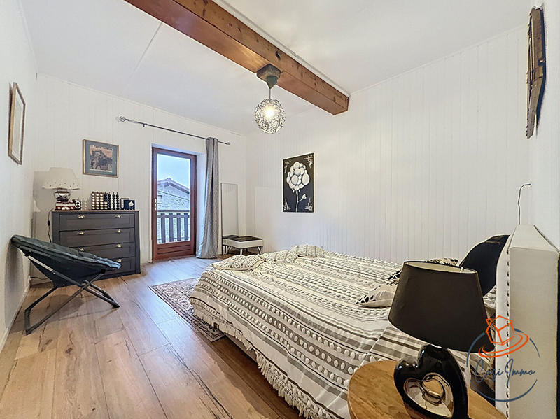 Maison - 205 m² - 7 pièces