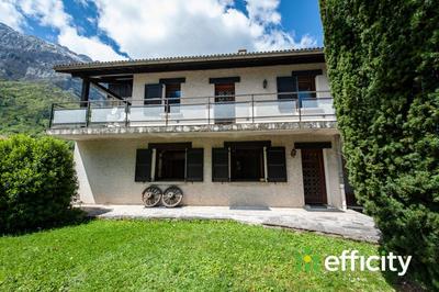 Appartement - 140 m² - 5 pièces