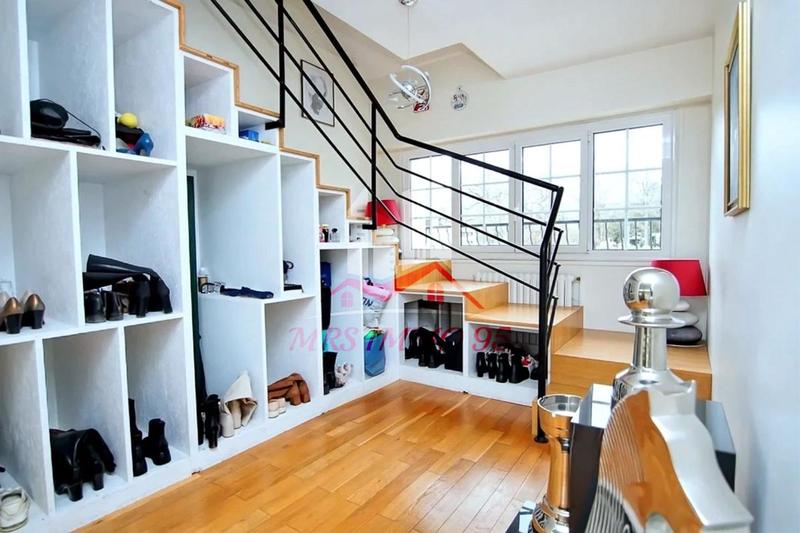 Propriété - 389 m² - 8 pièces