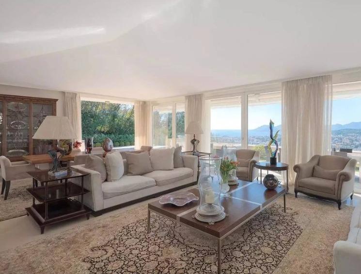 Villa - 330 m² - 7 pièces