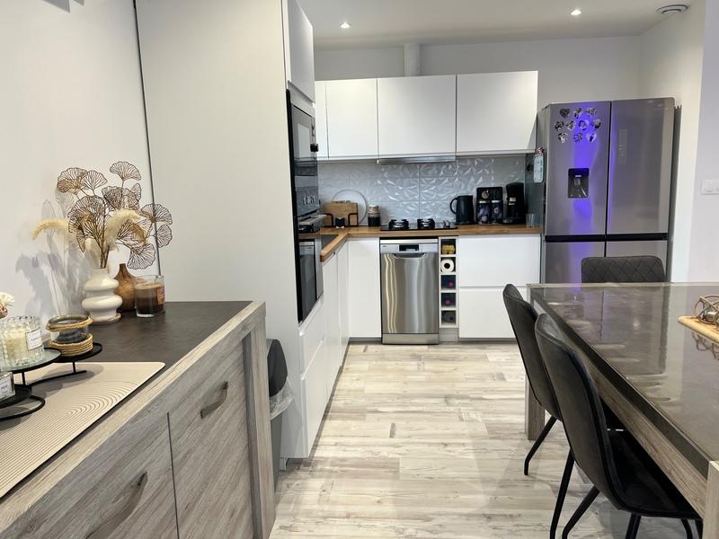 Maison - 99 m² - 5 pièces