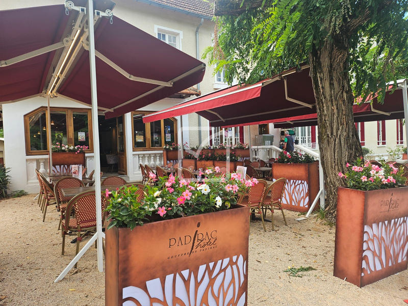 Maison - 579 m² - 19 pièces