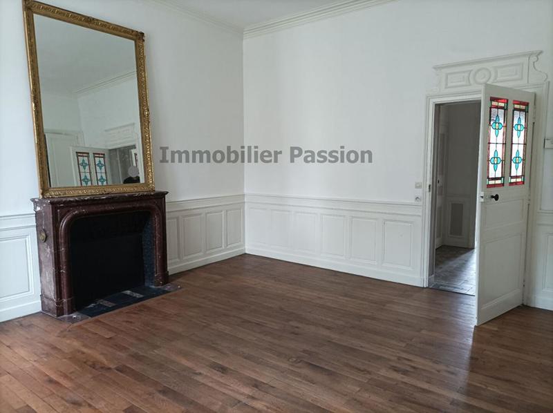 Maison ancienne - 318 m² - 15 pièces