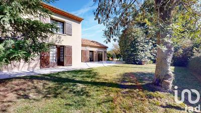 Maison - 221 m² - 7 pièces