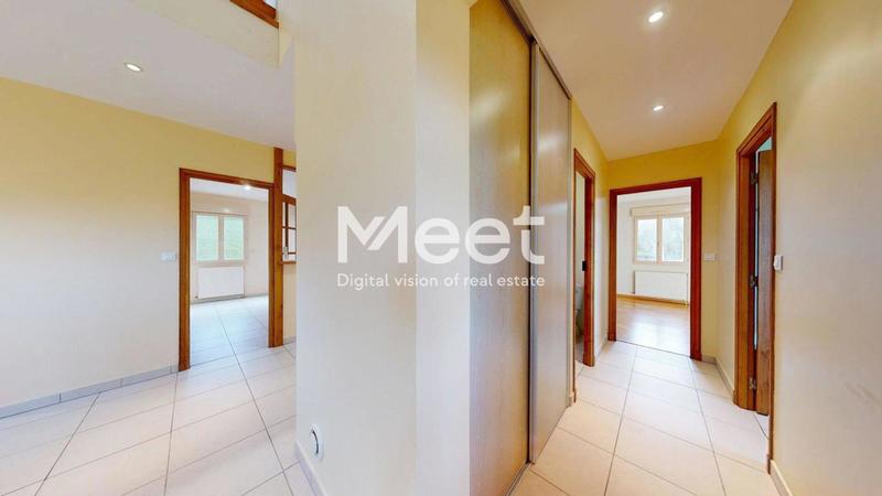 Maison - 220 m² - 6 pièces