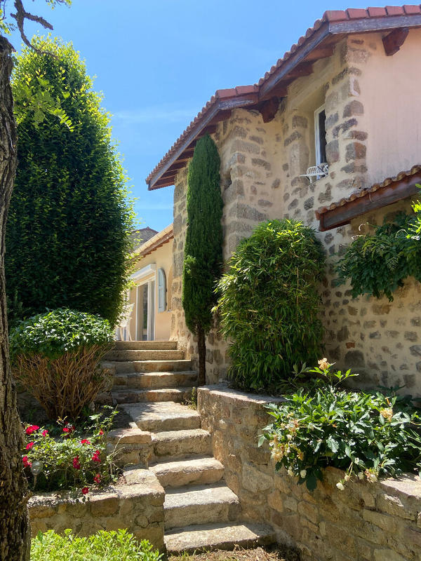 Maison - 410 m² - 10 pièces