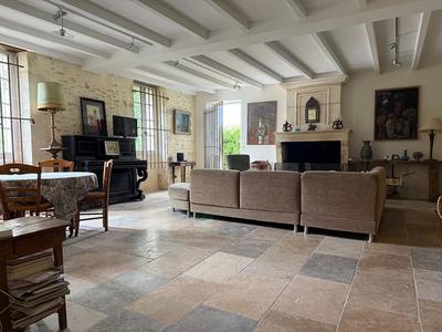 Maison - 255 m² - 7 pièces