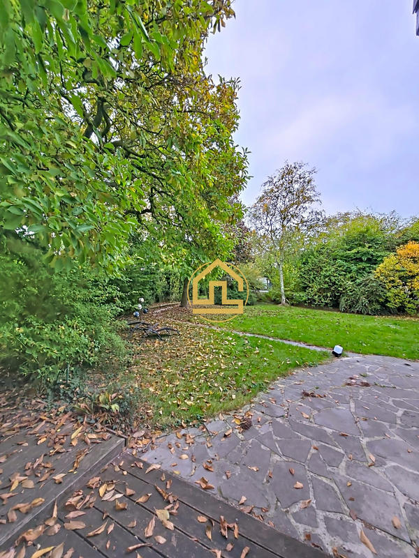 Maison ancienne - 241 m² - 9 pièces