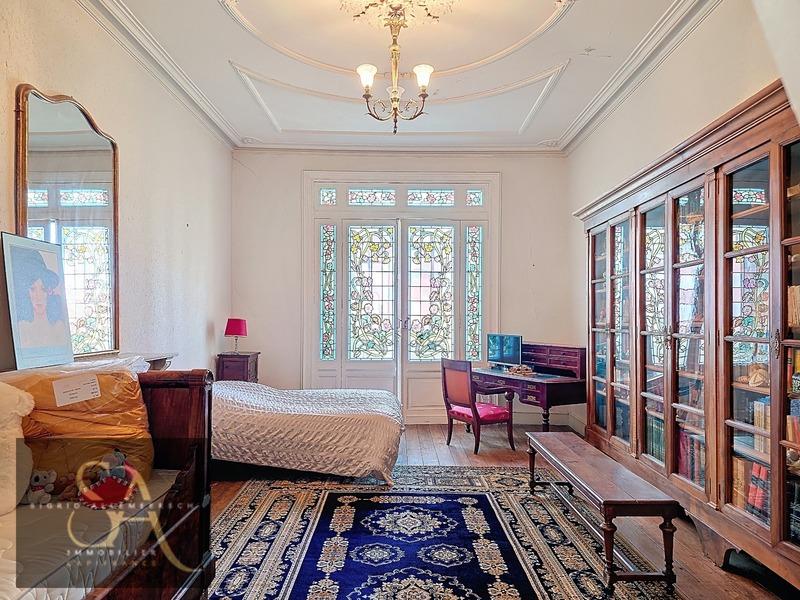 Immeuble - 1 100 m² - 15 pièces