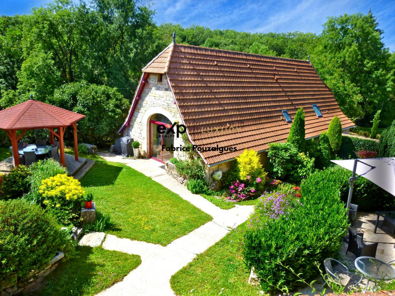 Maison - 315 m² - 8 pièces