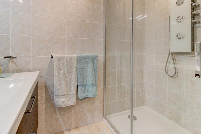 Appartement - 100 m² - 4 pièces