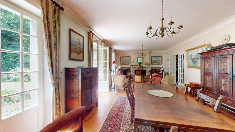 Maison bourgeoise - 230 m² - 10 pièces