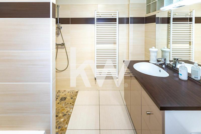 Maison - 287 m² - 8 pièces