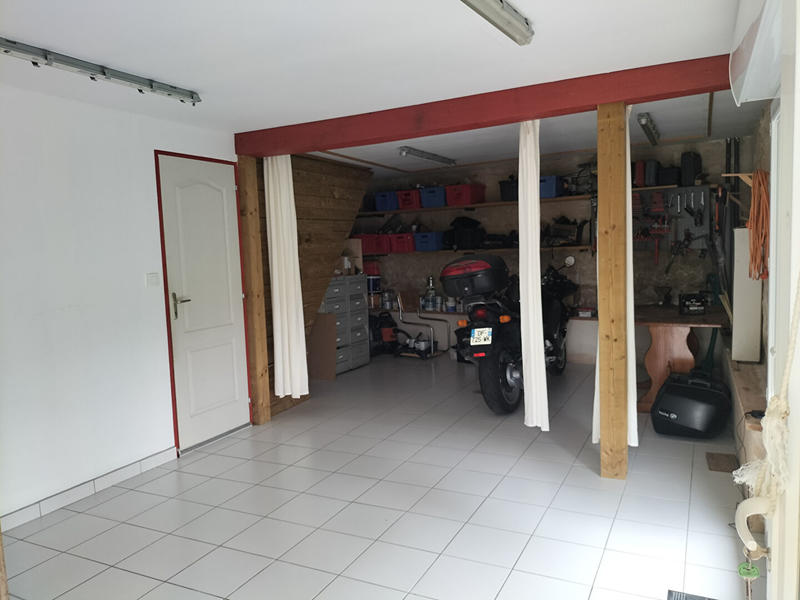 Maison - 215 m² - 9 pièces