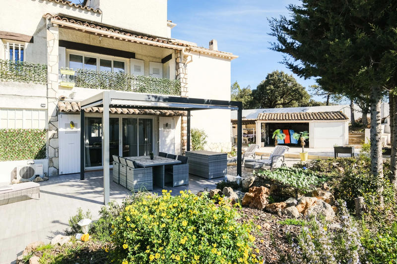 Villa - 278 m² - 7 pièces