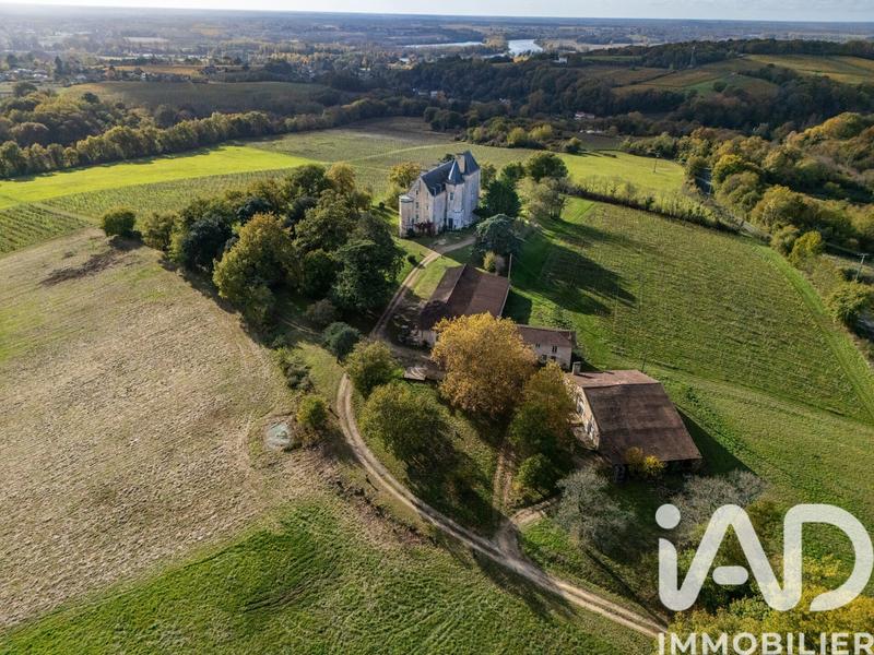 Maison - 890 m² - 18 pièces