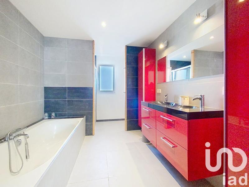 Maison - 142 m² - 5 pièces