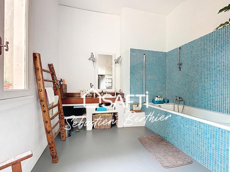 Maison - 210 m² - 7 pièces