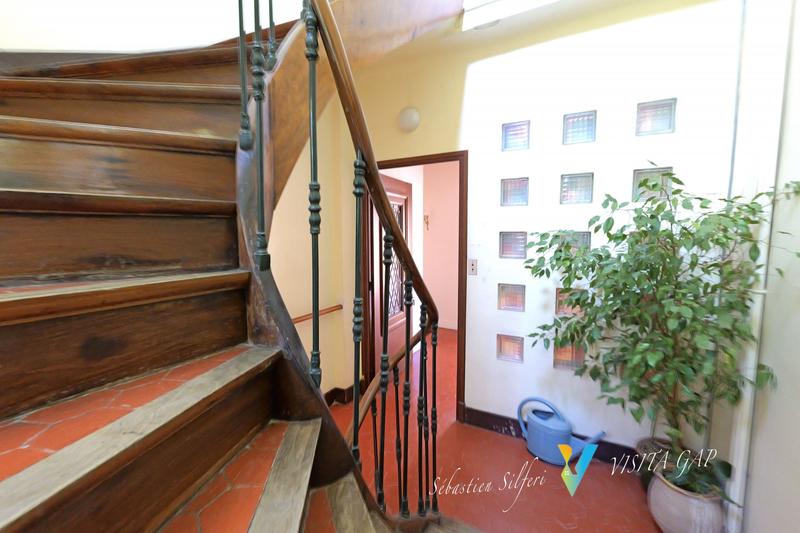 Maison - 427 m² - 17 pièces