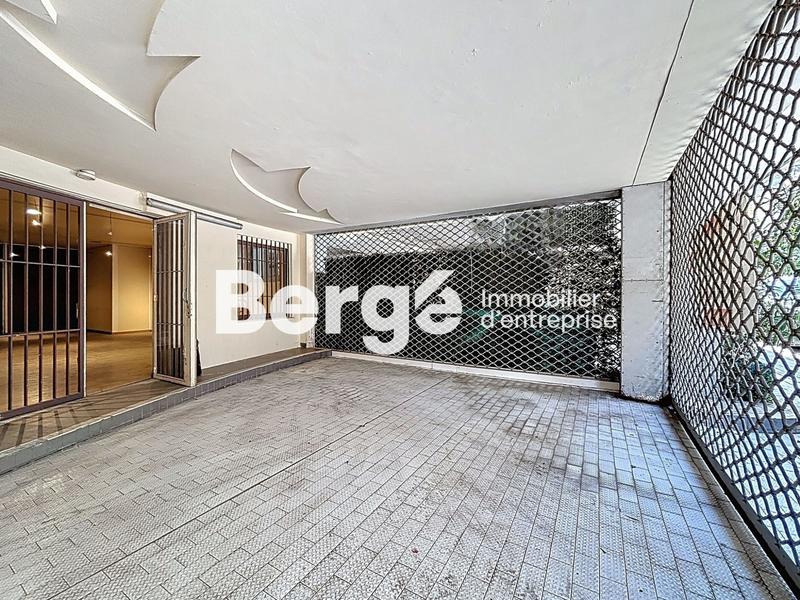 Local commercial - 215 m²