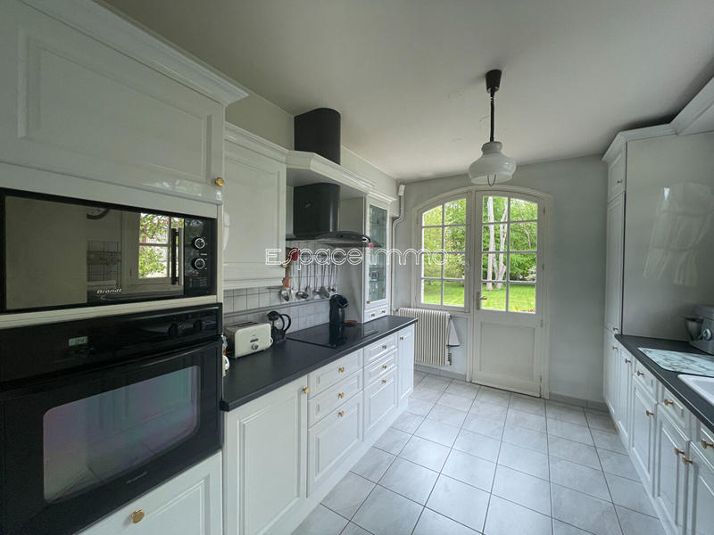 Maison - 197 m² - 7 pièces