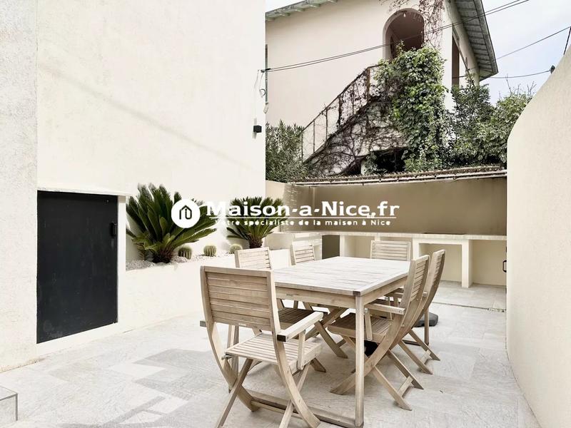 Maison - 138 m² - 6 pièces