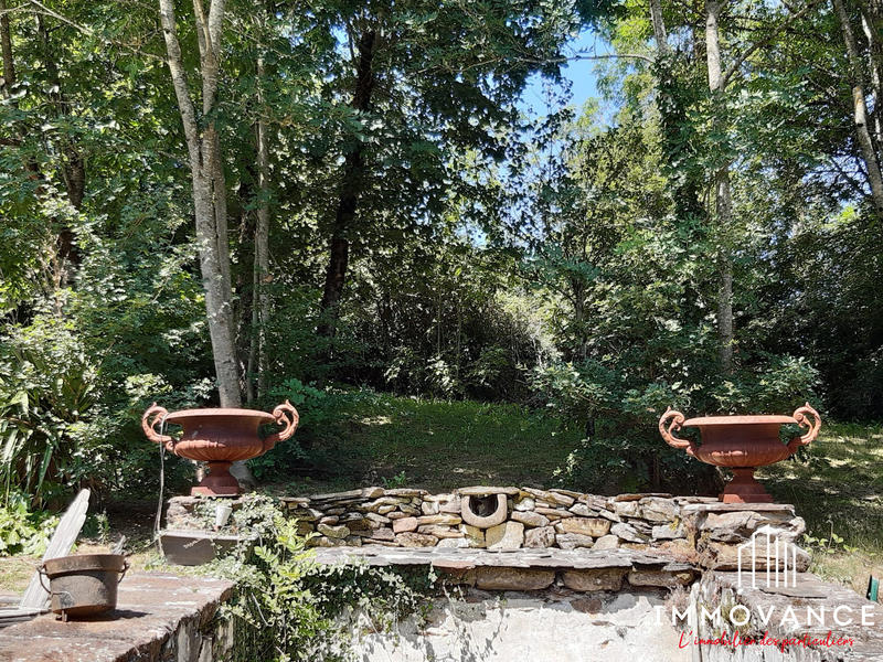 Maison - 328 m² - 12 pièces