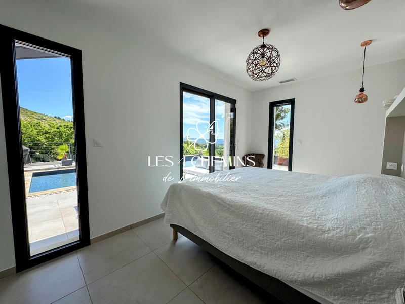 Villa - 200 m² - 7 pièces