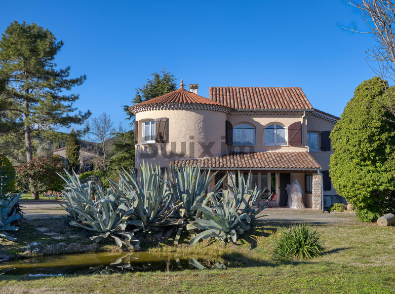 Maison - 180 m² - 6 pièces