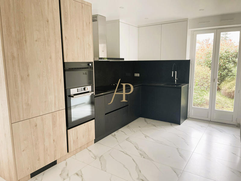 Appartement - 99 m² - 5 pièces