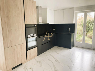 Appartement - 99 m² - 5 pièces