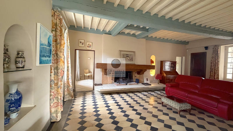 Maison - 217 m² - 7 pièces