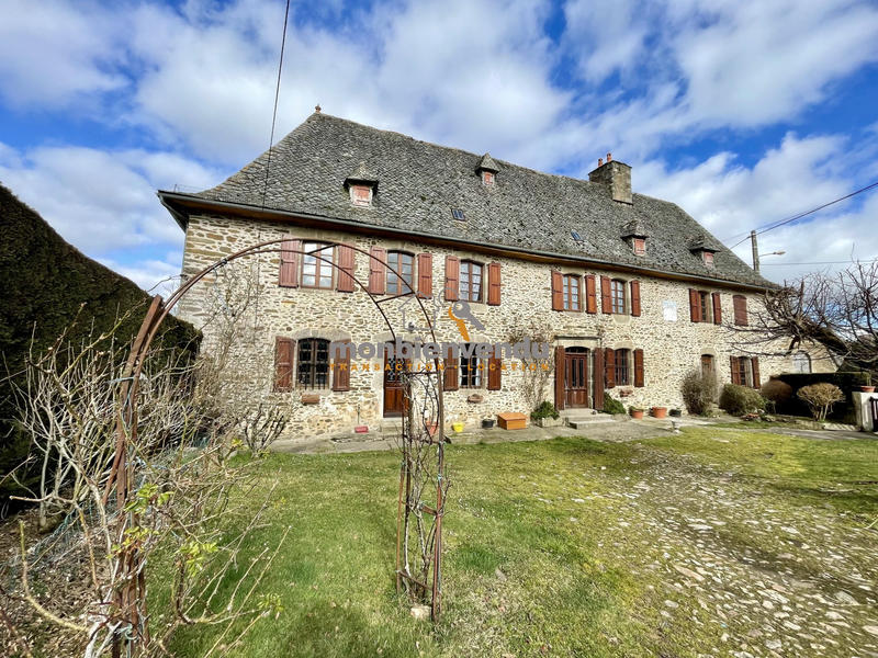 Maison ancienne - 186 m² - 6 pièces