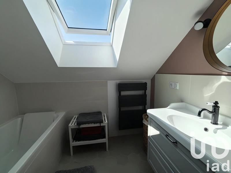 Maison - 198 m² - 9 pièces