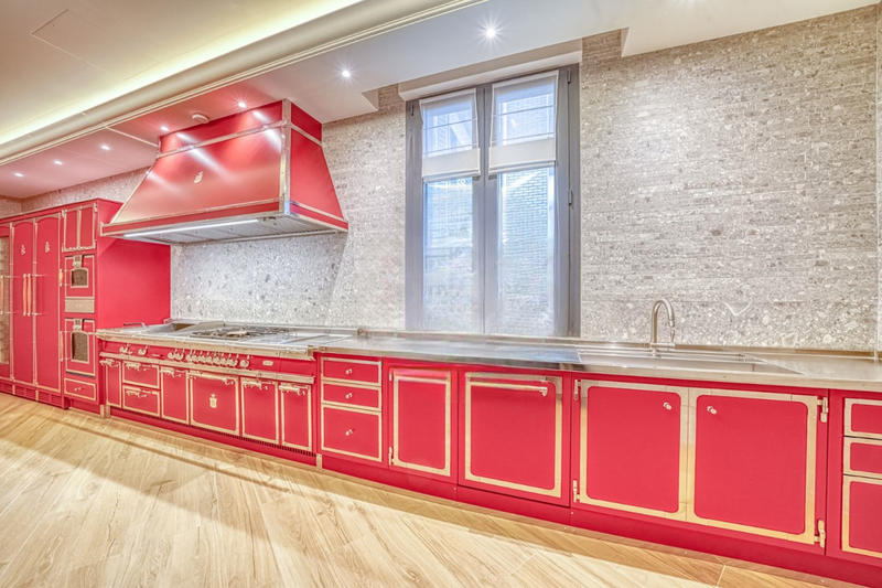 Appartement - 572 m² - 8 pièces