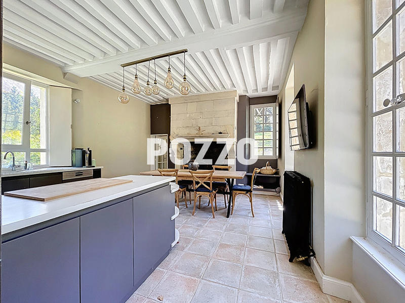 Maison - 340 m² - 11 pièces