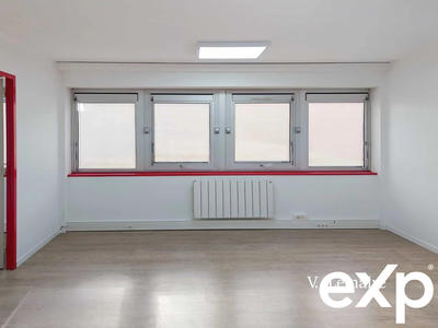 Bureau - 210 m² - 10 pièces