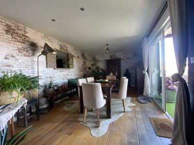 Loft - 129 m² - 6 pièces