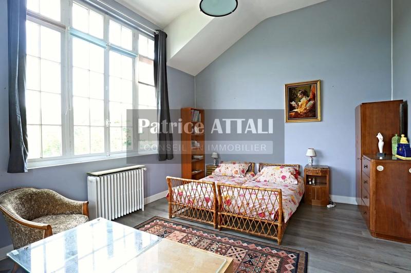 Maison - 420 m² - 12 pièces