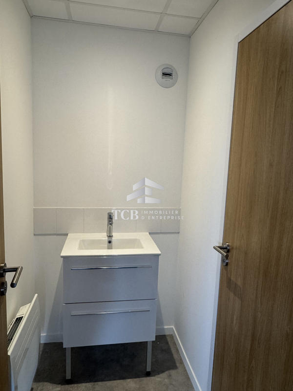 Local d'activités - 2 620 m²