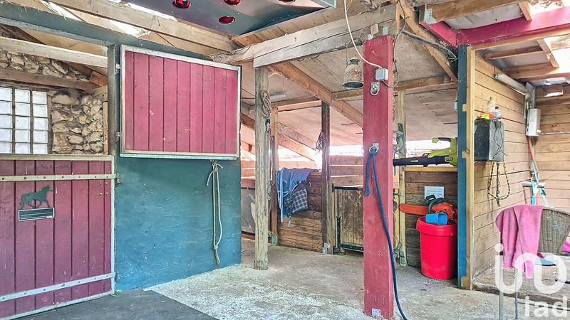 Maison - 370 m² - 8 pièces