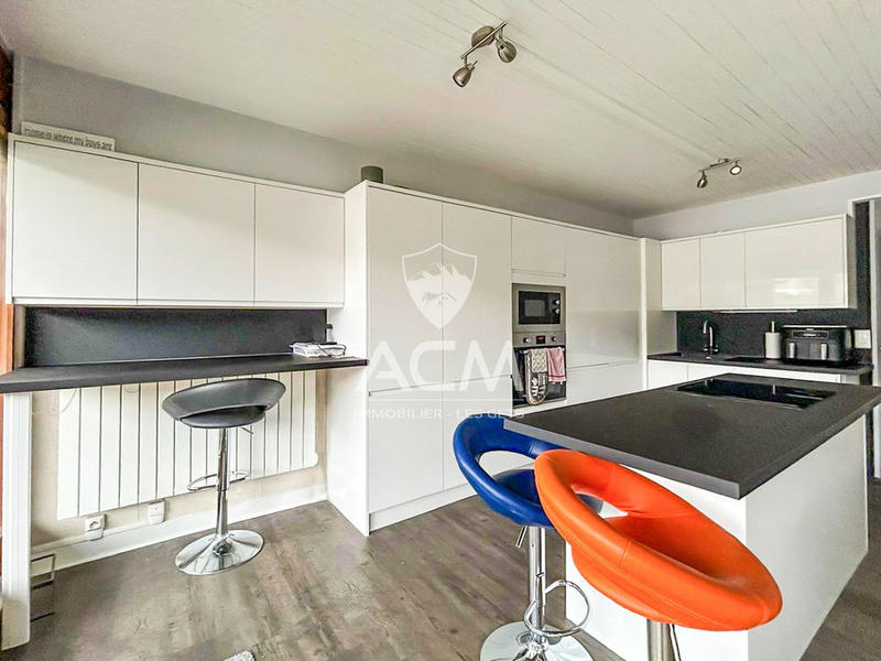 Appartement - 80 m² - 4 pièces