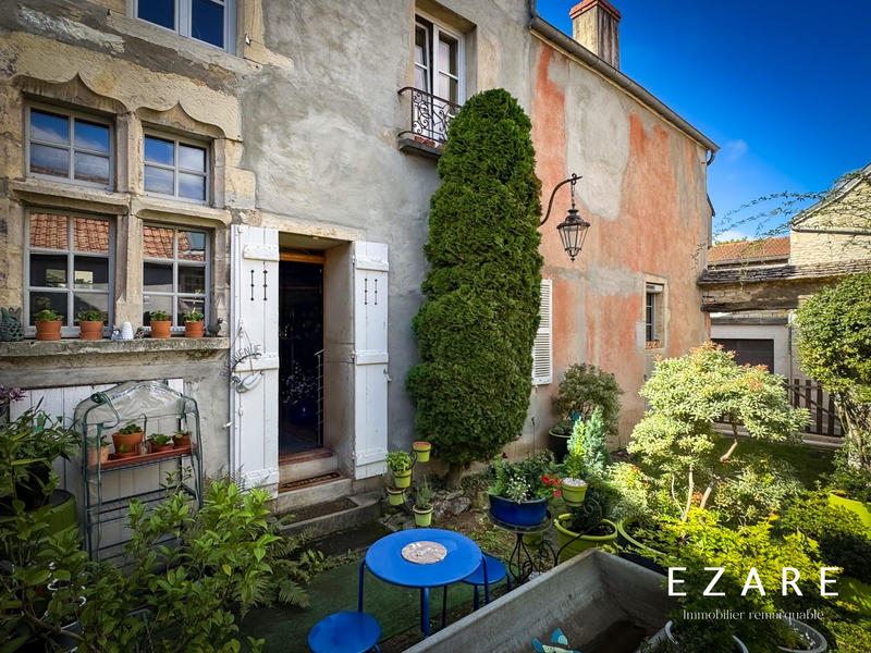 Maison - 235 m² - 7 pièces