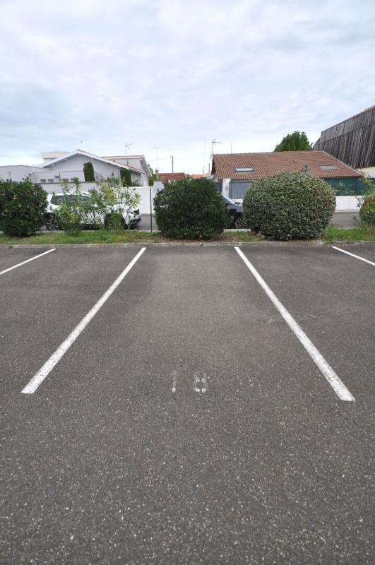 Parking / Garage - 12 m²