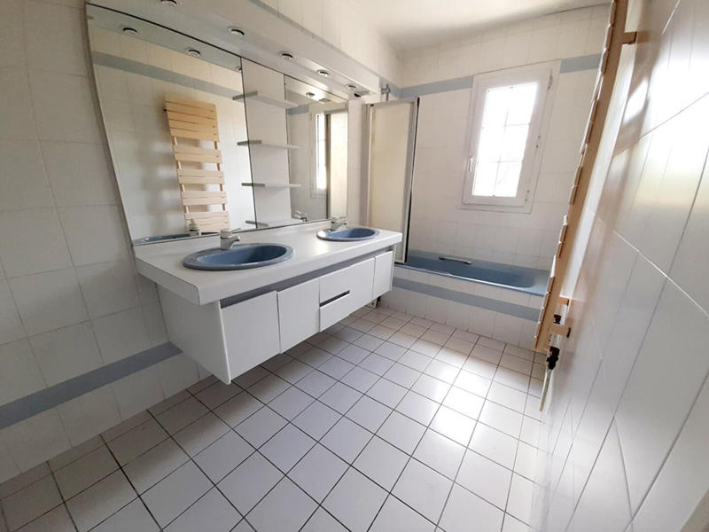 Maison - 340 m² - 14 pièces