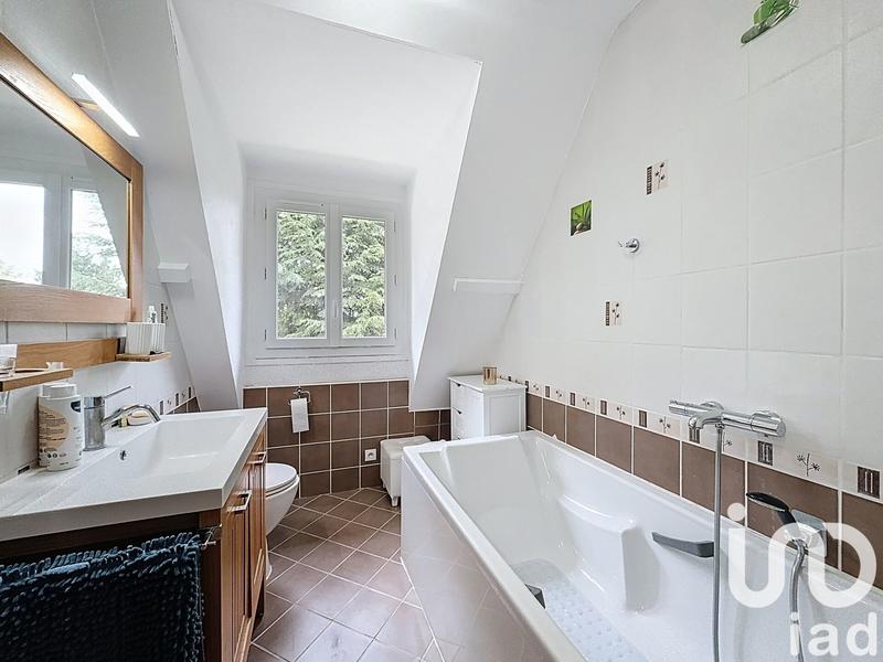 Maison - 221 m² - 9 pièces