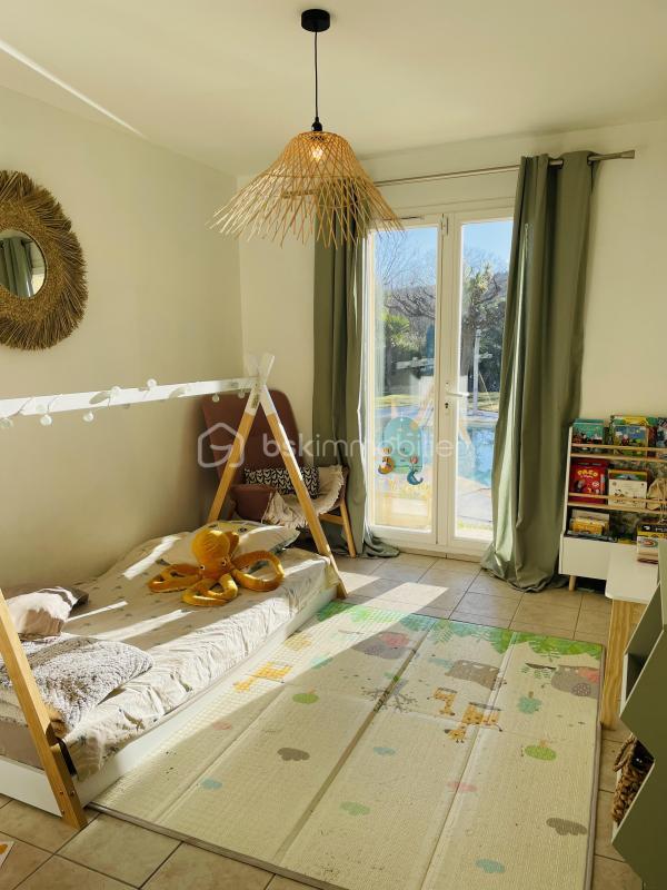 Propriété - 222 m² - 7 pièces