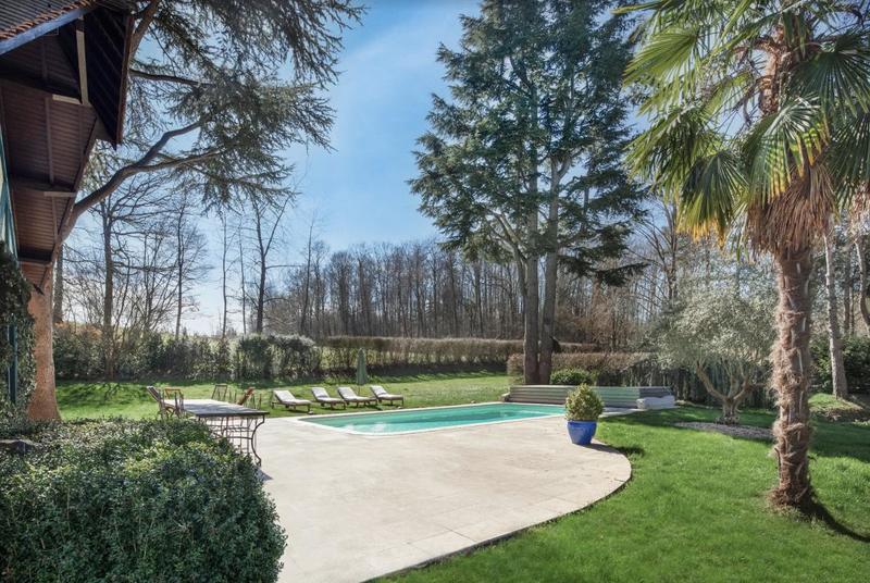 Propriété - 240 m² - 7 pièces