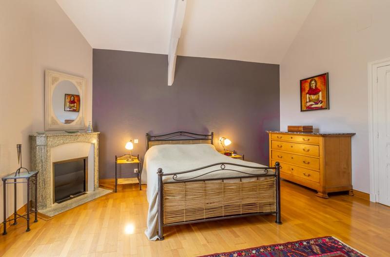 Maison - 233 m² - 9 pièces