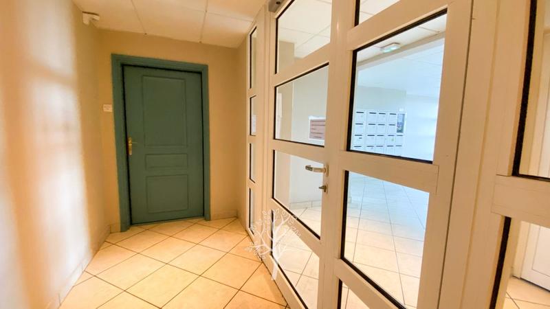 Appartement - 90 m² - 3 pièces